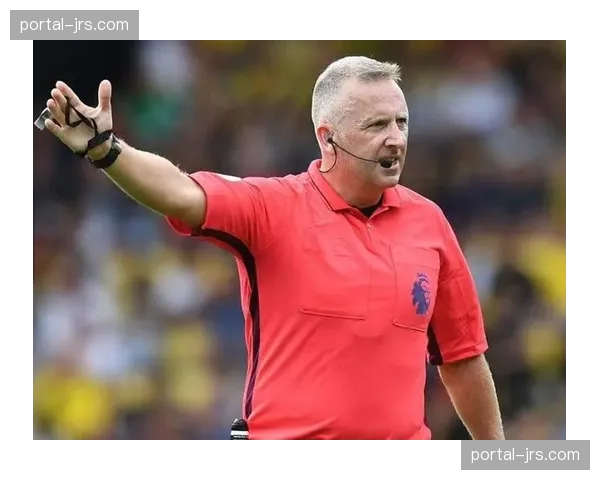 官方消息：前英超裁判乔纳森-莫斯加入PGMOL管理层，负责裁判培训